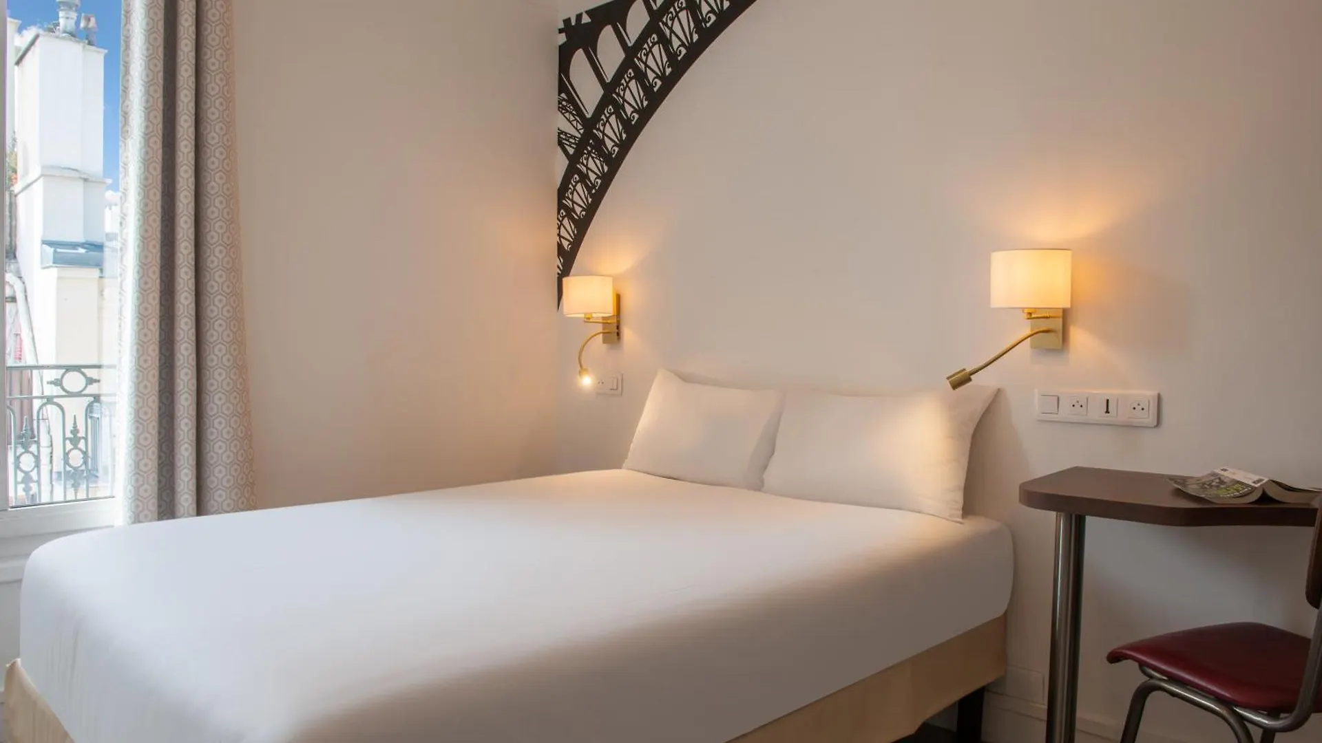 Au Pacific Otel Paris