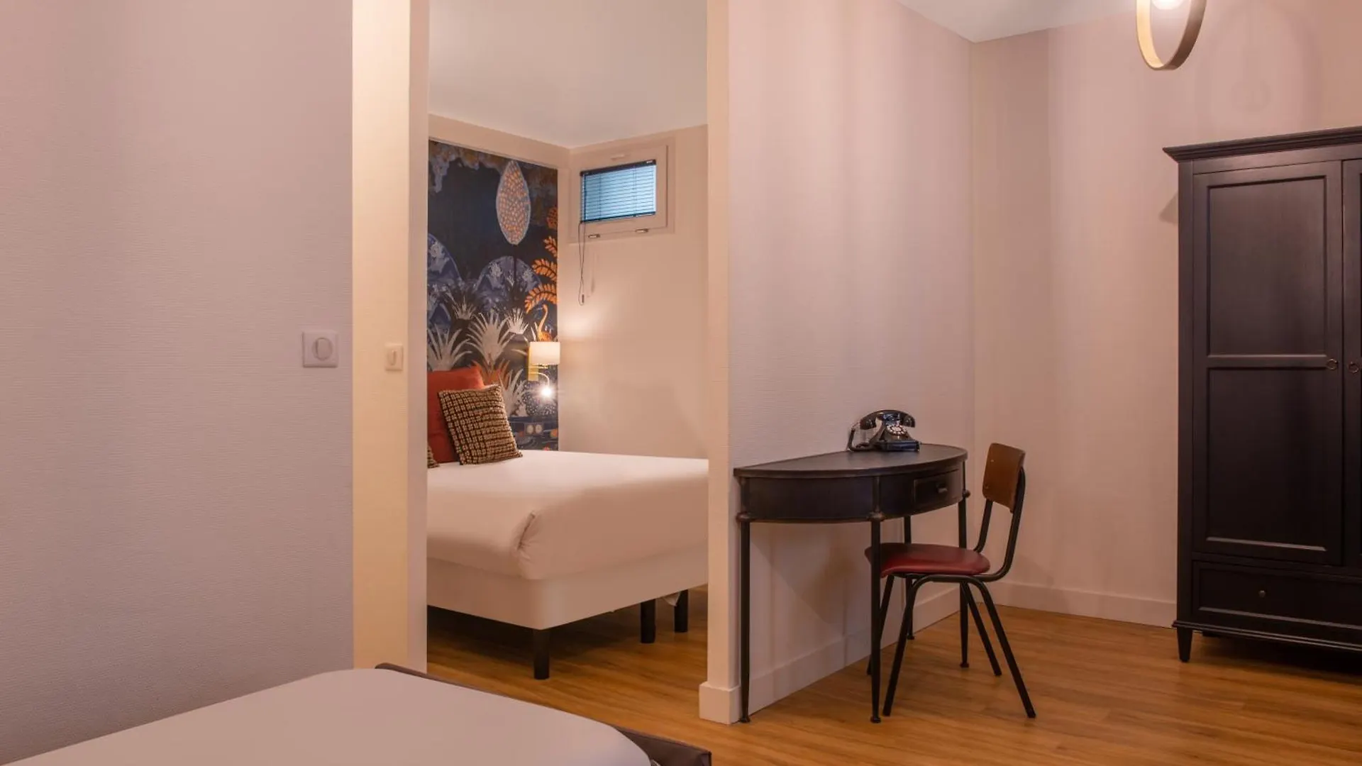 Otel Au Pacific 2*